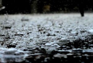 sapne me barish dekhna,सपने में बारिश देखना,sapne mein barish dekhna,सपने में बारिश का पानी भरा हुआ देखना,सपने में नदी का बहता पानी देखना